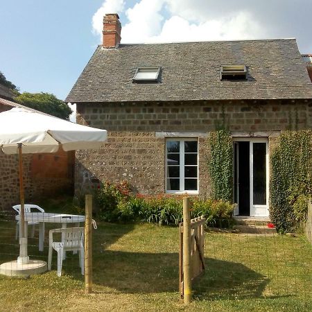 Le Domaine Saint-Symphorien-des-Monts Exterior foto