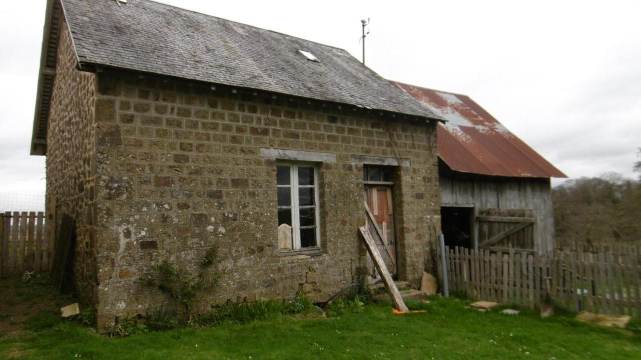 Le Domaine Saint-Symphorien-des-Monts Exterior foto